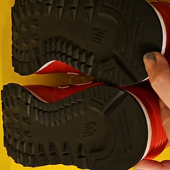 Women’s New Balance Disney Minnie Mouse Sneakers SZ 9.5 - Picture 7 of 7